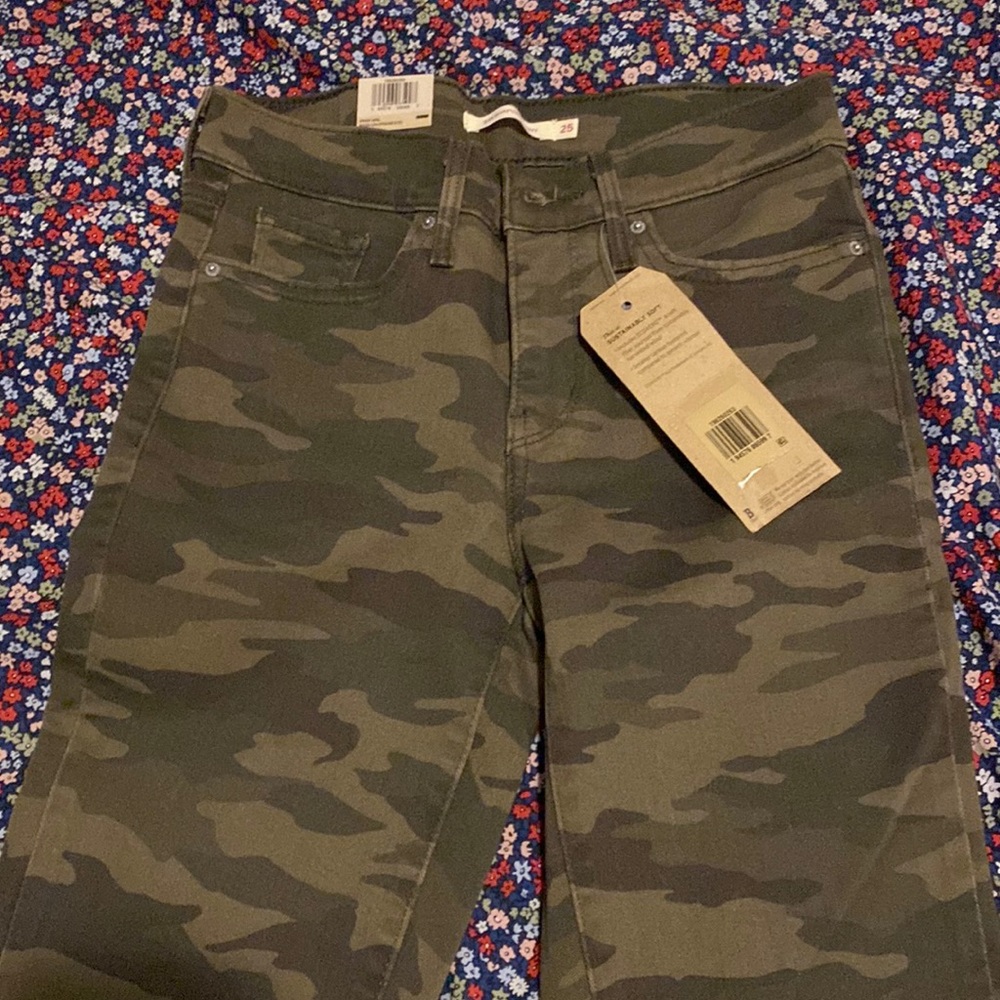 New Levi’s jeans W25 L30